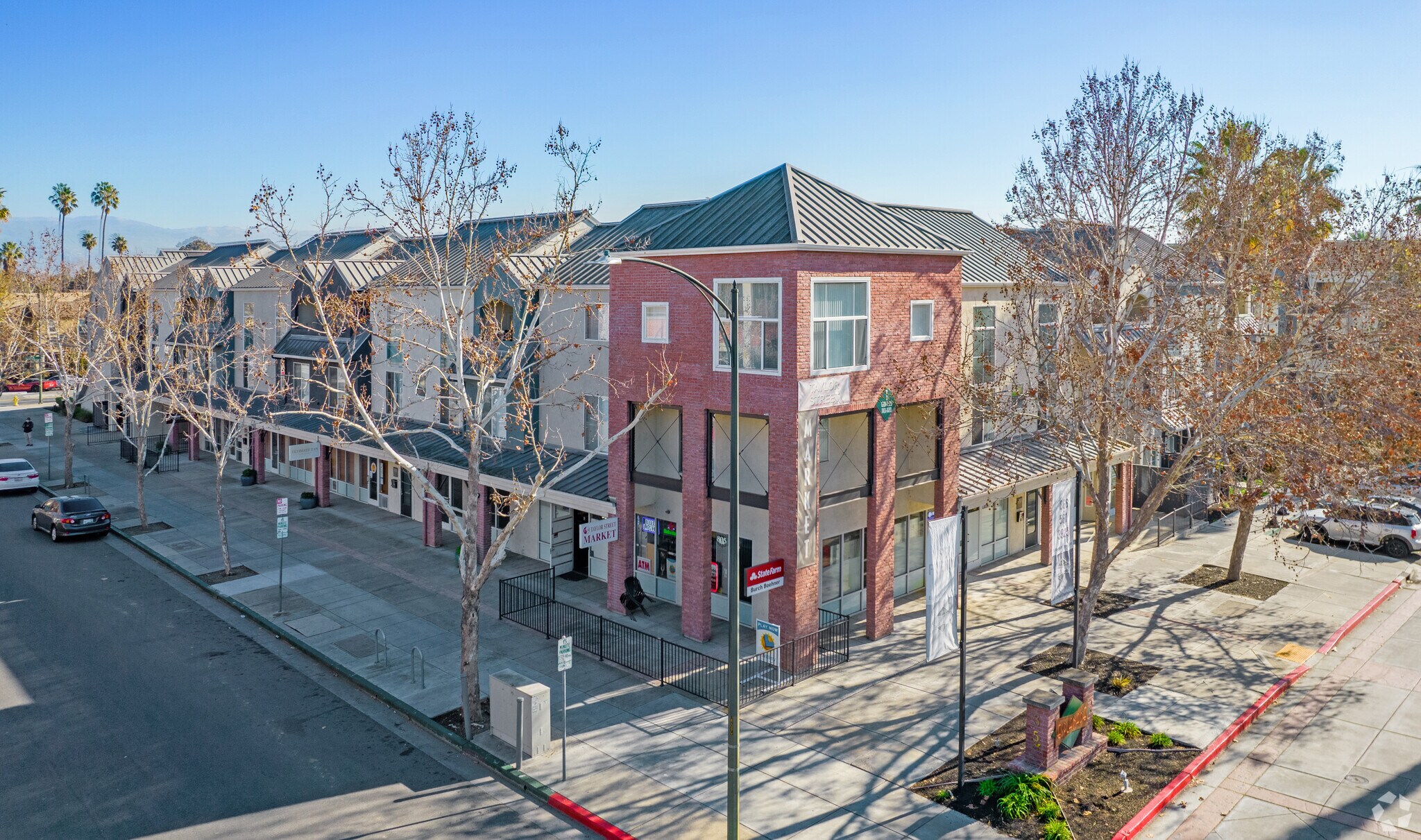 352 E Taylor St, San Jose, CA à louer Photo principale– Image 1 sur 36