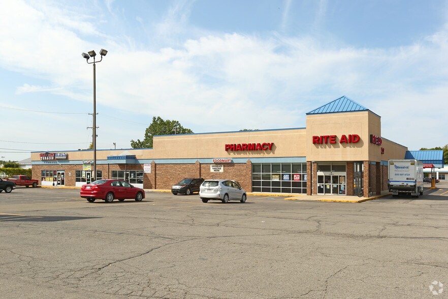 1200 S Main St, Adrian, MI à vendre - Photo principale – Image 1 sur 10