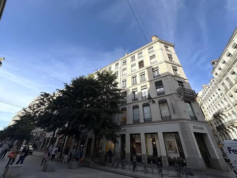 Bureau dans Lyon à louer - Photo de l’immeuble – Image 1 sur 7