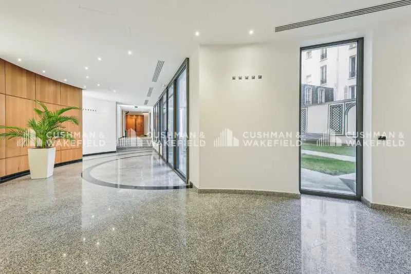 37 Rue De Liège, Paris à louer - Photo de l’immeuble – Image 3 sur 11
