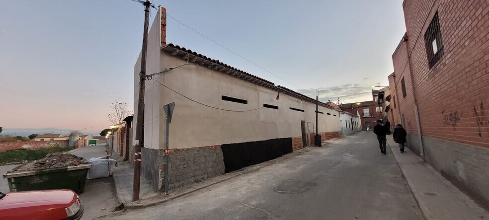 Local commercial dans Chozas de Canales, Toledo à louer - Photo de l’immeuble – Image 1 sur 4