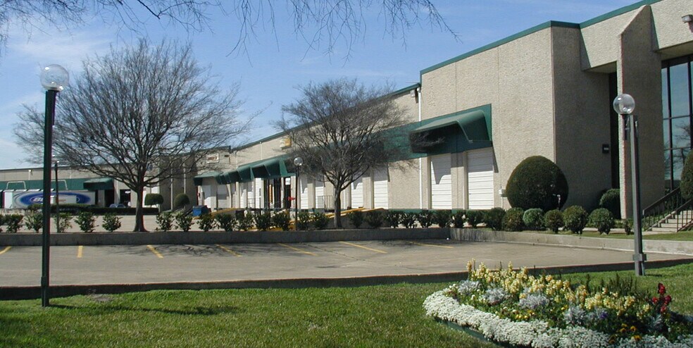 4749-4799 Eastpark Dr, Houston, TX à louer - Photo principale – Image 1 sur 1