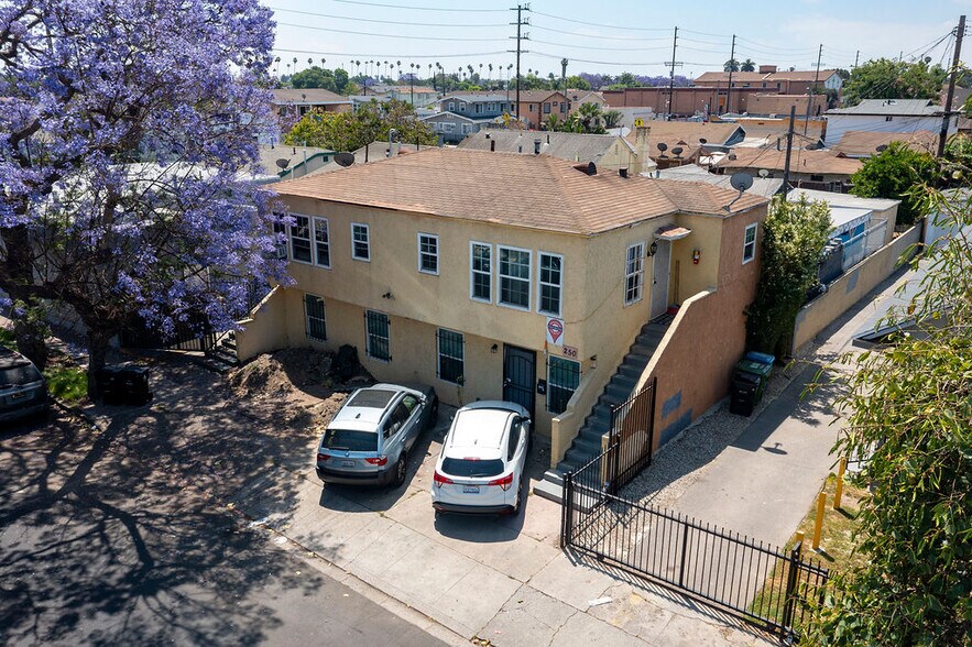 250 E 81st St, Los Angeles, CA à vendre - Photo de l’immeuble – Image 3 sur 7