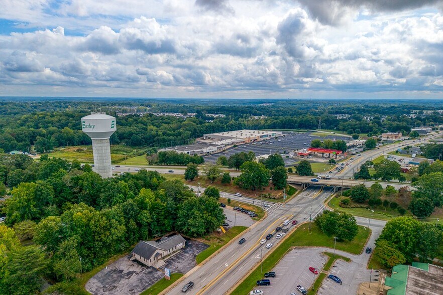 807 S Pendleton St, Easley, SC à vendre - Photo de l’immeuble – Image 2 sur 30