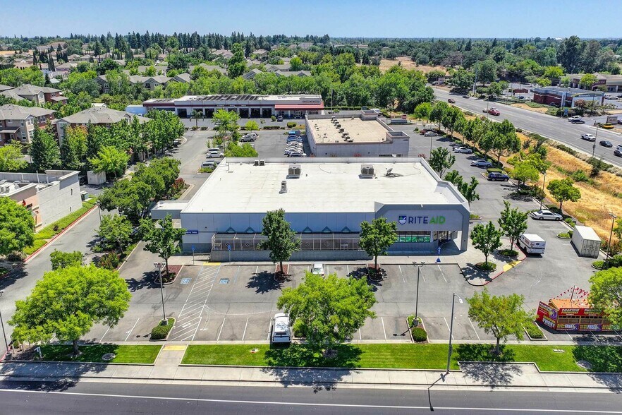 4300 Elverta Rd, Antelope, CA à louer - Photo de l’immeuble – Image 3 sur 6