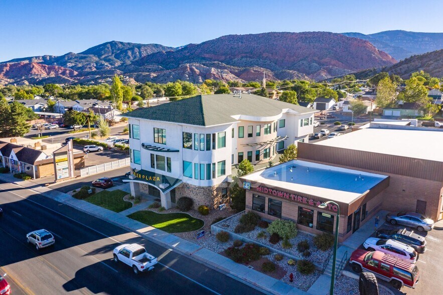 427 S Main St, Cedar City, UT à louer - Photo de l’immeuble – Image 2 sur 4