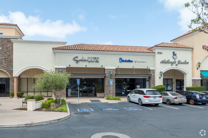 550 E Betteravia Rd, Santa Maria, CA à louer - Photo de l’immeuble – Image 2 sur 22