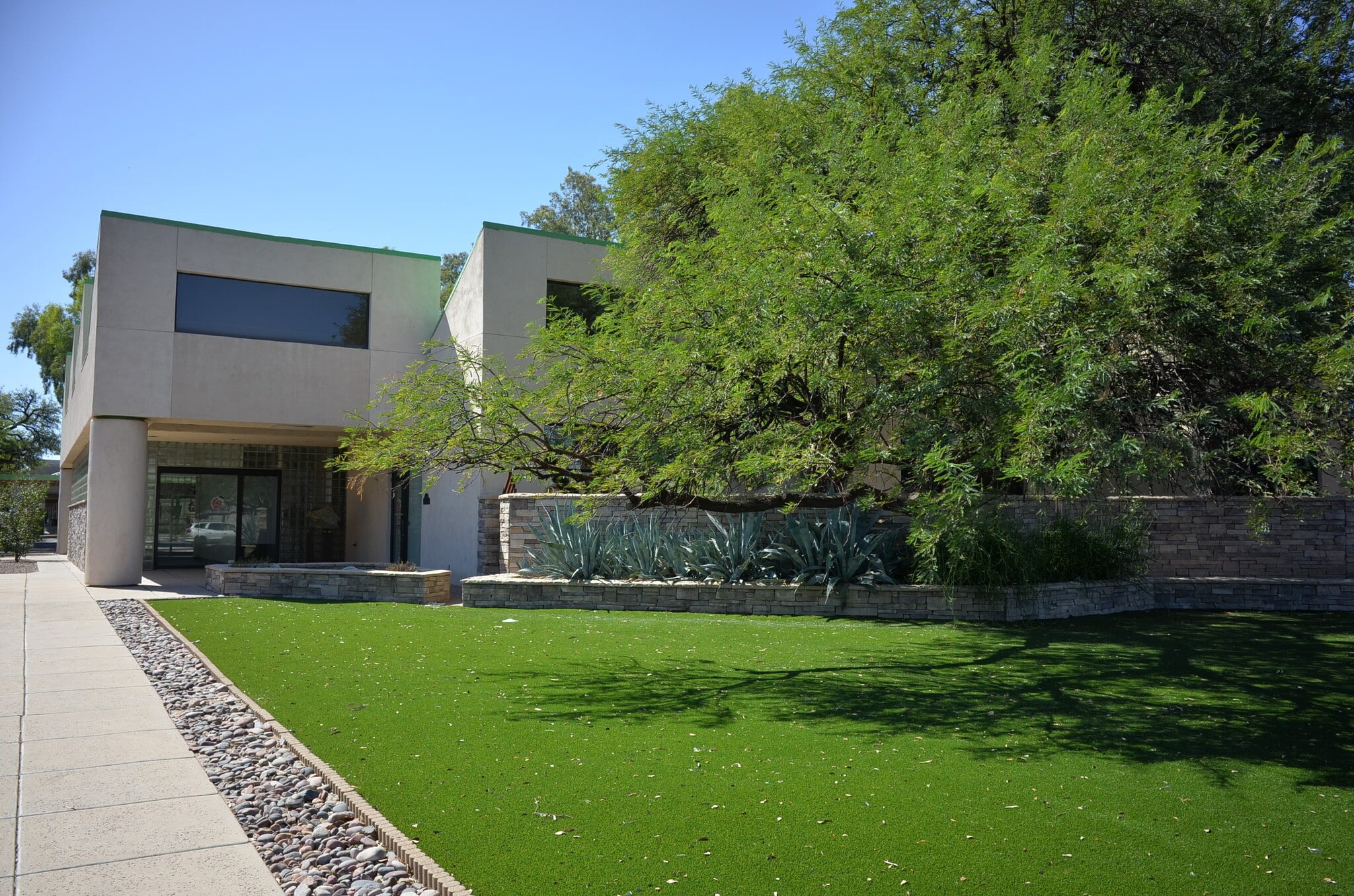 6252 E Grant Rd, Tucson, AZ à louer Photo de l’immeuble– Image 1 sur 13