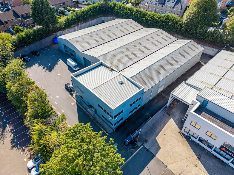 14 Rhodes Way, Watford à vendre - Aérien – Image 2 sur 8