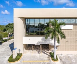 660 US 1 Hwy, North Palm Beach, FL à louer Photo de l’immeuble– Image 1 sur 2