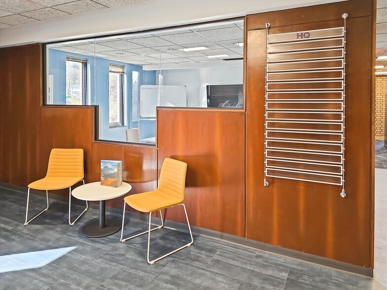 2400 Ardmore Blvd, Pittsburgh, PA à louer - Photo intérieure – Image 3 sur 15