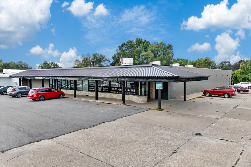 1810 1st Ave E, Newton, IA à vendre - Photo de l’immeuble – Image 2 sur 12