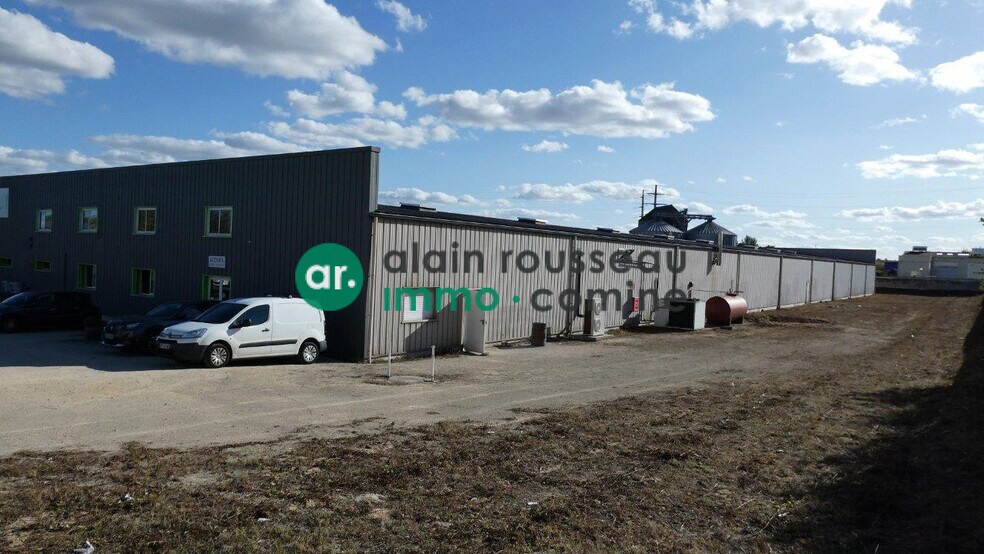Industriel/Logistique dans DOUÉ-LA-FONTAINE à vendre - Photo de l’immeuble – Image 1 sur 4