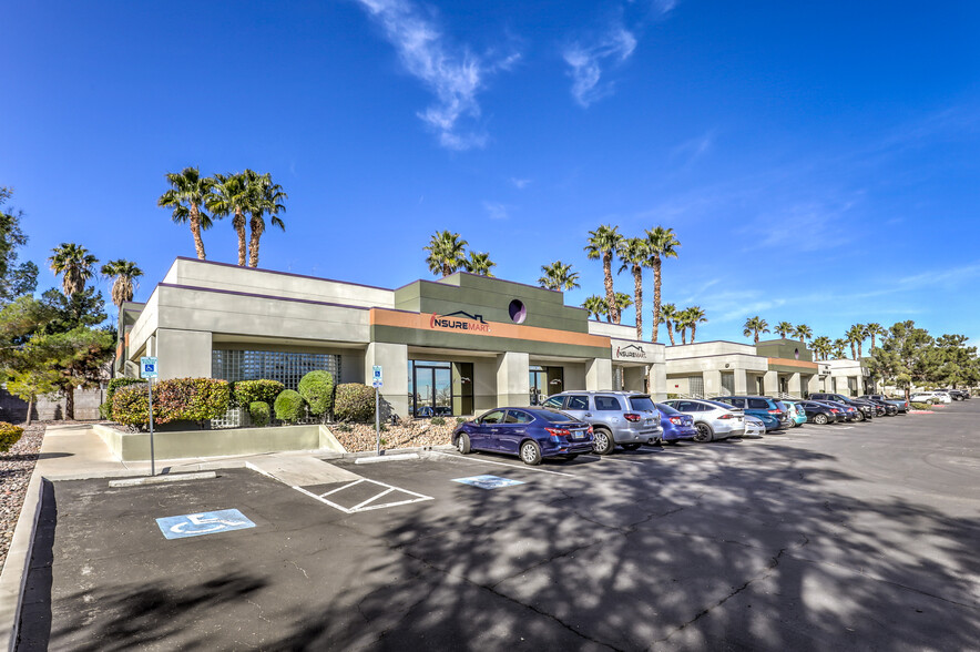 2685 S Rainbow Blvd, Las Vegas, NV à louer - Photo de l’immeuble – Image 3 sur 9