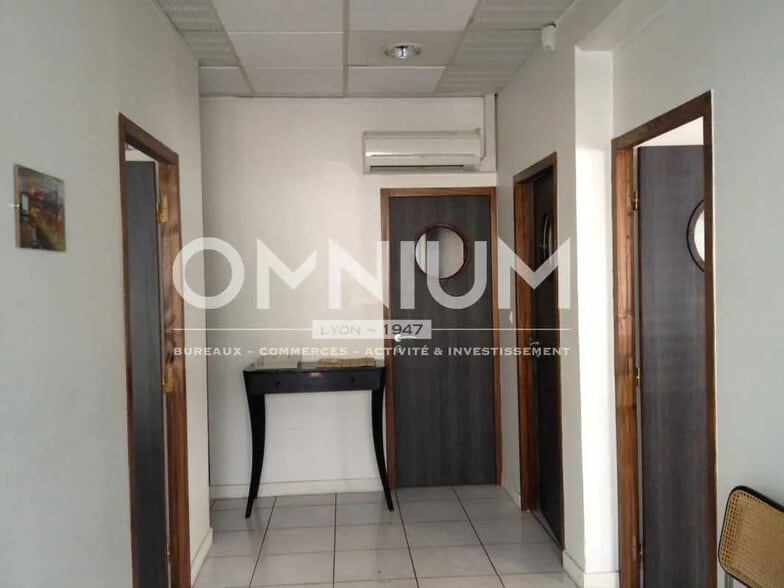 Bureau dans Lyon à vendre - Photo de l’immeuble – Image 3 sur 8