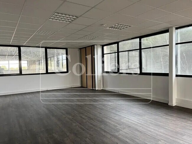 Plus de détails pour Avenue Jean-René Guillibert Gautier De La Lauzière, Aix-en-Provence - Bureau à louer