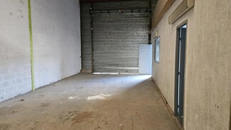 Plus de détails pour Local d'activités à louer