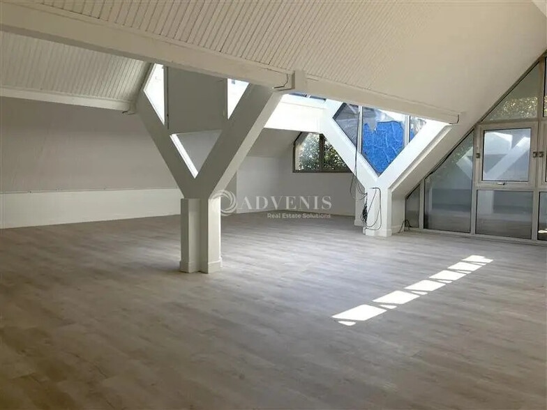 Bureau dans Bourges à louer - Photo de l’immeuble – Image 3 sur 3