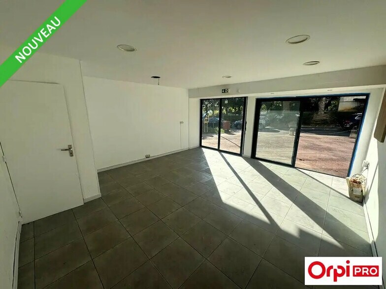 Local commercial dans Ablon-sur-Seine à vendre - Photo intérieure – Image 2 sur 7