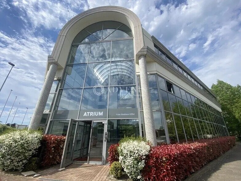 Bureau dans Poissy à louer - Photo de l’immeuble – Image 3 sur 12