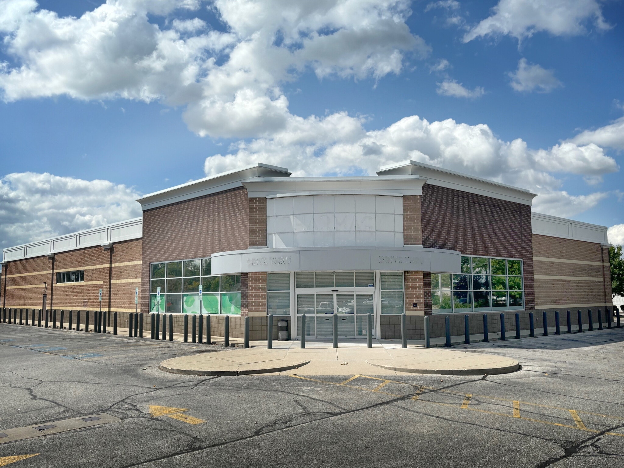 3362 Navarre Ave, Oregon, OH à louer Photo de l’immeuble– Image 1 sur 5