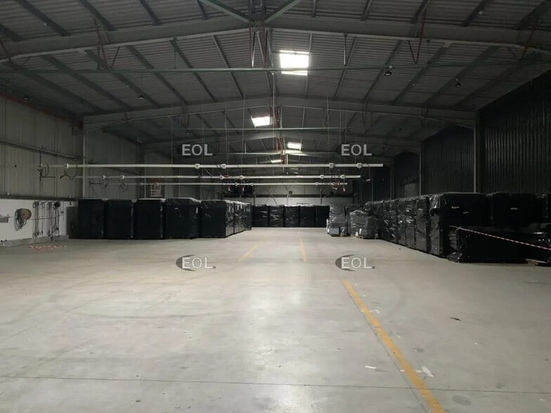 Industriel/Logistique dans Bollène à vendre - Photo intérieure – Image 2 sur 8