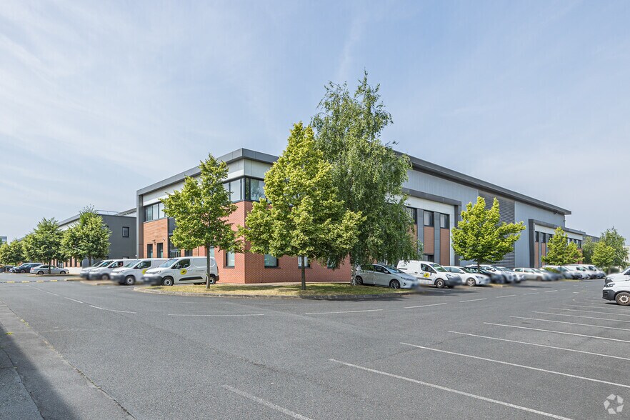 8 Rue du Commandant d'Estienne d'Orves, Villeneuve-la-Garenne à louer - Photo de l’immeuble – Image 2 sur 3