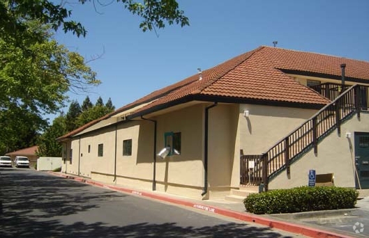 1331 Medical Center Dr, Rohnert Park, CA à louer - Photo de l’immeuble – Image 2 sur 32