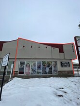 4946 53 Ave, Red Deer, AB à louer Photo de l’immeuble– Image 1 sur 5