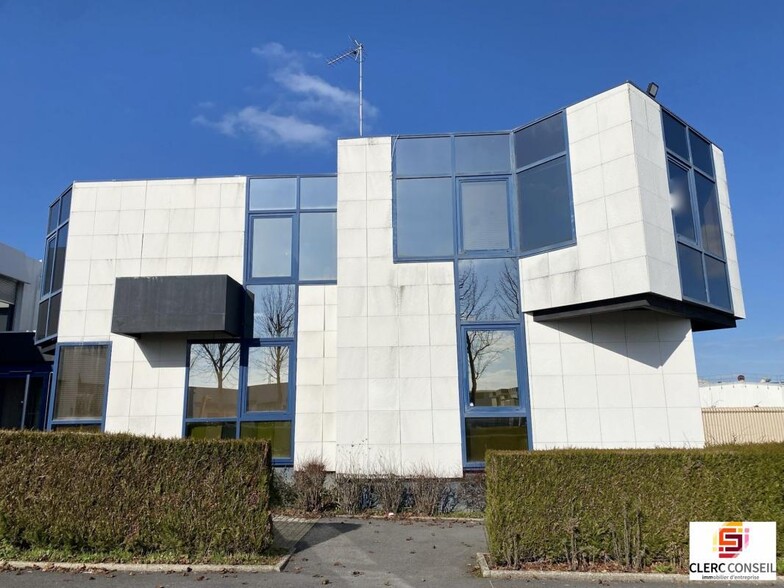 Bureau dans Évreux à louer - Photo de l’immeuble – Image 1 sur 9