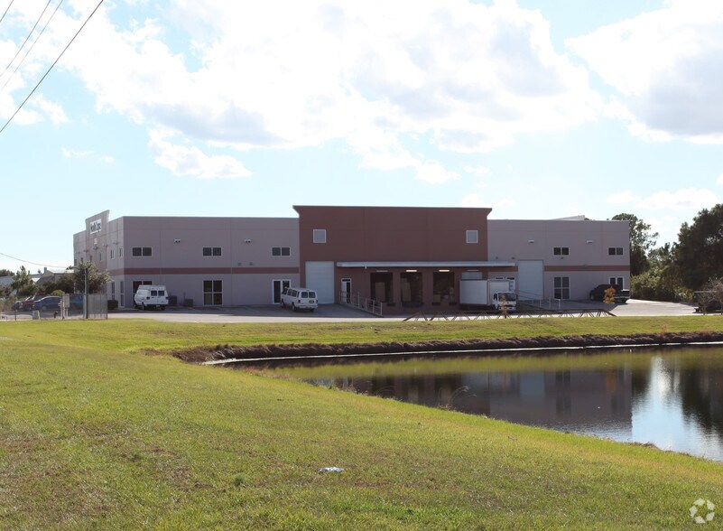 2885 Commerce Pky, North Port, FL à vendre - Photo de l’immeuble – Image 1 sur 6