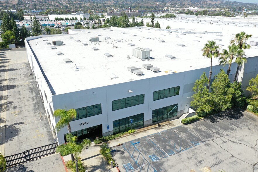 17760 Rowland St, City of Industry, CA à vendre - Photo de l’immeuble – Image 2 sur 13