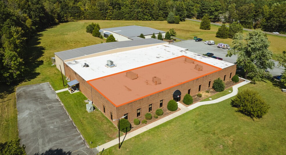 1515 Coleman Loop Rd, Hillsborough, NC à louer - Photo de l’immeuble – Image 3 sur 5