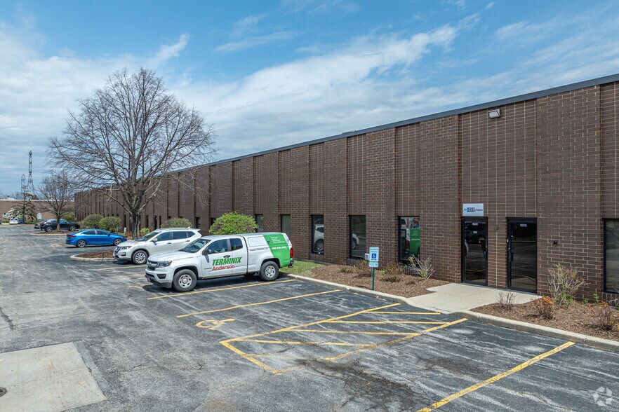 1001-1043 N Lombard Rd, Lombard, IL à louer - Photo de l’immeuble – Image 1 sur 5