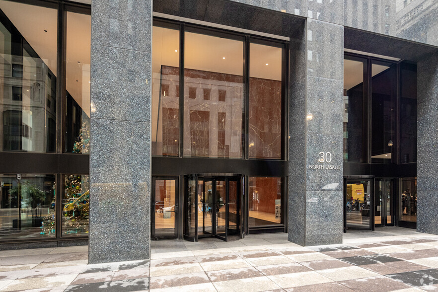 30 N LaSalle St, Chicago, IL à louer - Photo de l’immeuble – Image 3 sur 15