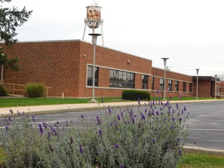 Plus de détails pour 1128 Roosevelt Ave, York, PA - Industriel/Logistique à louer