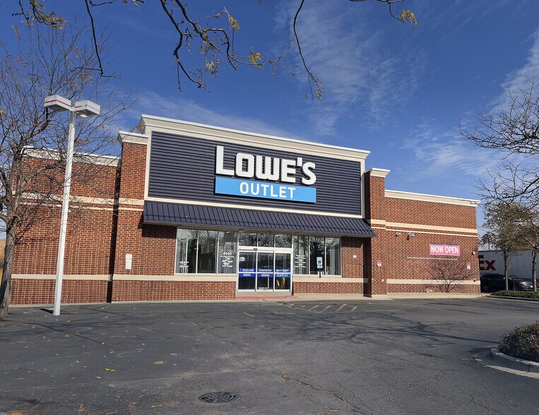 4640 S Pulaski Rd, Chicago, IL à louer - Photo de l’immeuble – Image 3 sur 8