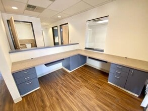 7550 N 19th Ave, Phoenix, AZ à louer Photo intérieure– Image 2 sur 20