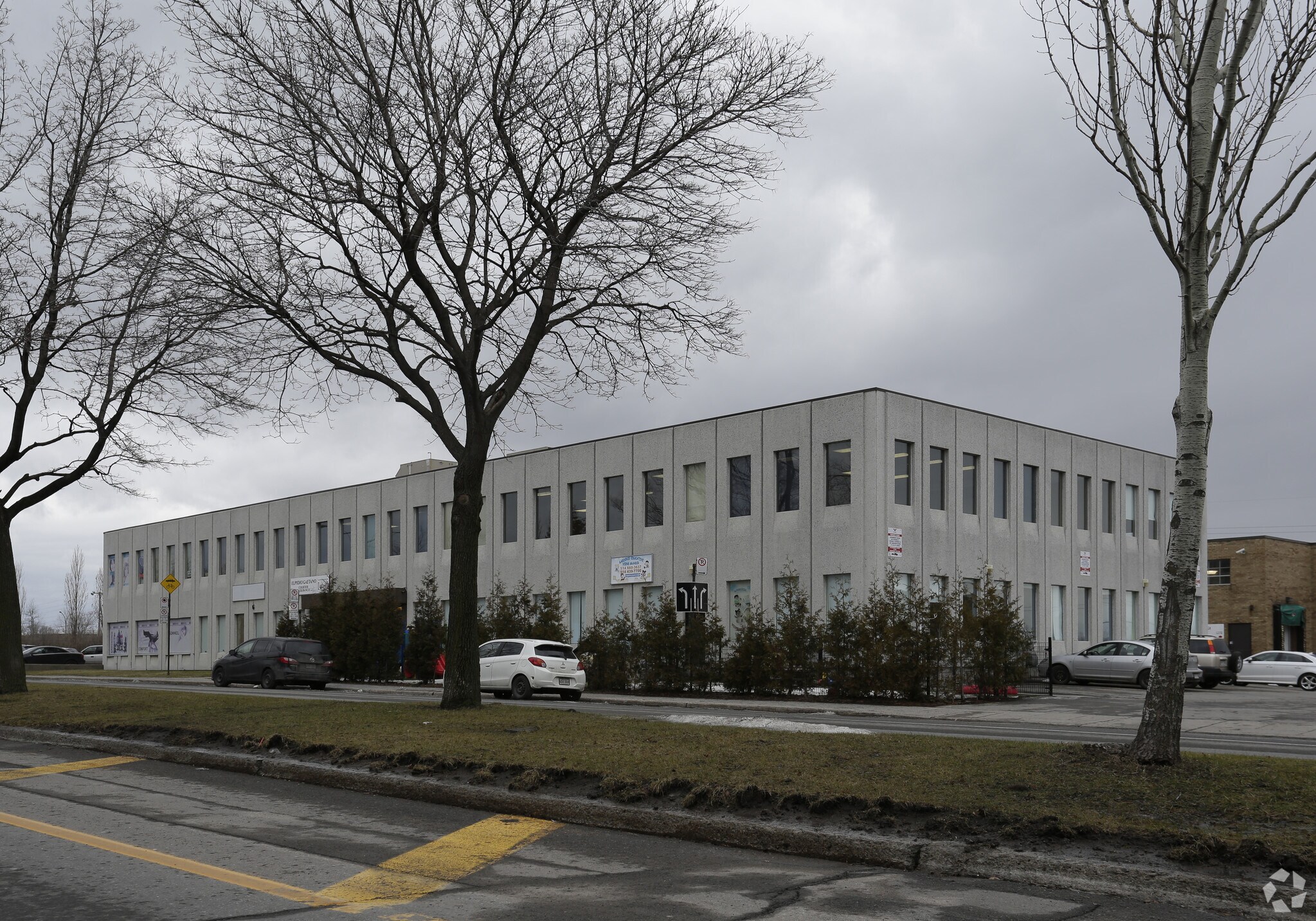 9501 Av Christophe-Colomb E, Montréal, QC à louer Photo principale– Image 1 sur 4