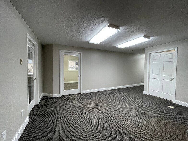 5810 Blackshire Path, Inver Grove Heights, MN à louer - Photo de l’immeuble – Image 3 sur 19