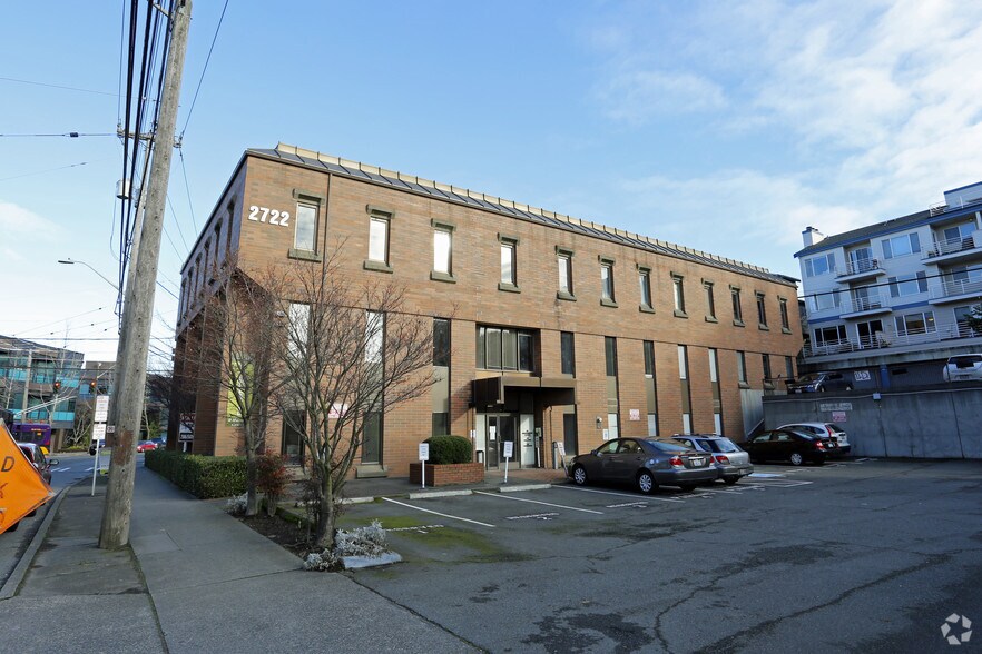 2722 Eastlake Ave E, Seattle, WA à louer - Photo de l’immeuble – Image 3 sur 9
