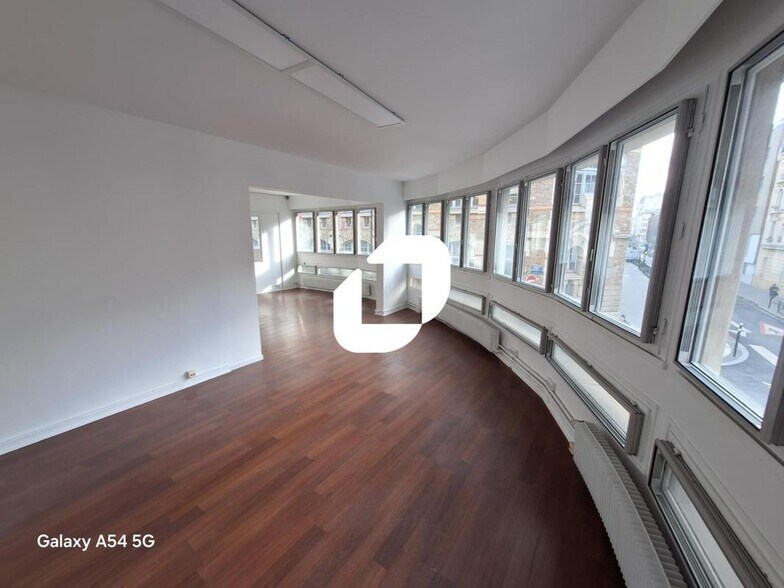 Bureau dans Boulogne-Billancourt à louer - Photo intérieure – Image 2 sur 7