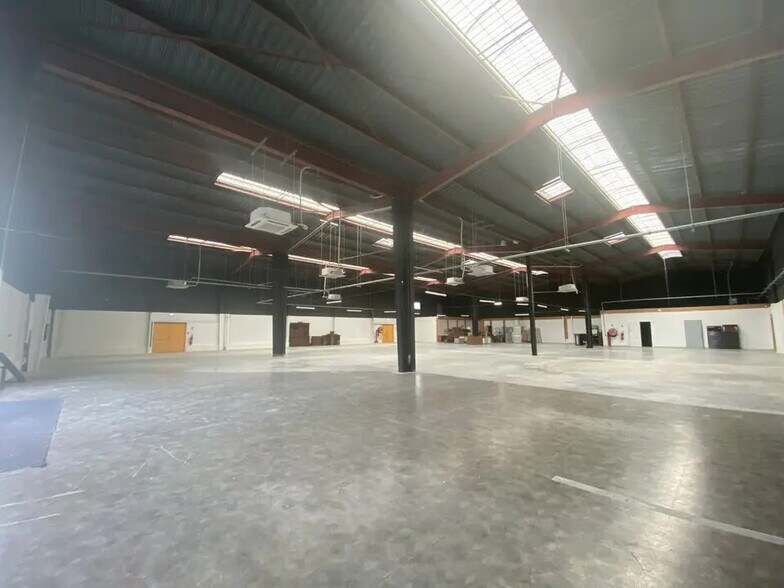 Local commercial dans GONFREVILLE-L'ORCHER à louer - Photo de l’immeuble – Image 3 sur 7