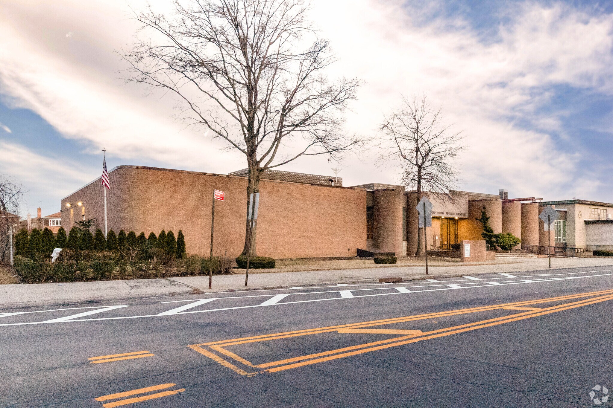 156-45 84 St, Howard Beach, NY à louer Photo de l’immeuble– Image 1 sur 7