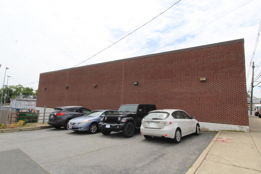 290 Broadway, Lynn, MA à vendre - Photo de l’immeuble – Image 3 sur 6