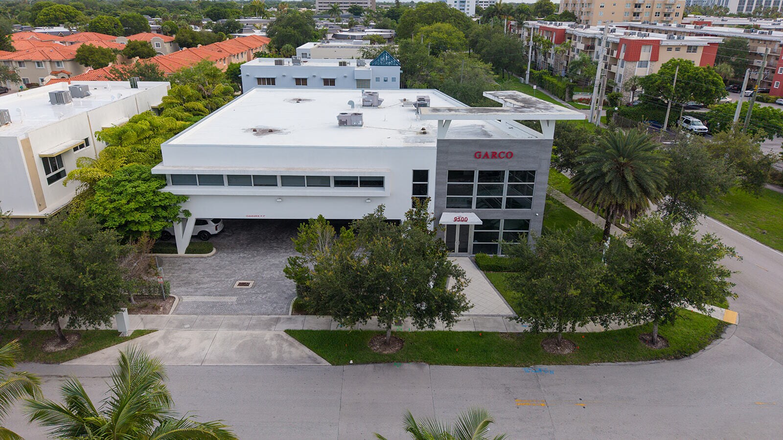 9500 SW 77th Ave, Miami, FL à vendre Photo de l’immeuble– Image 1 sur 18