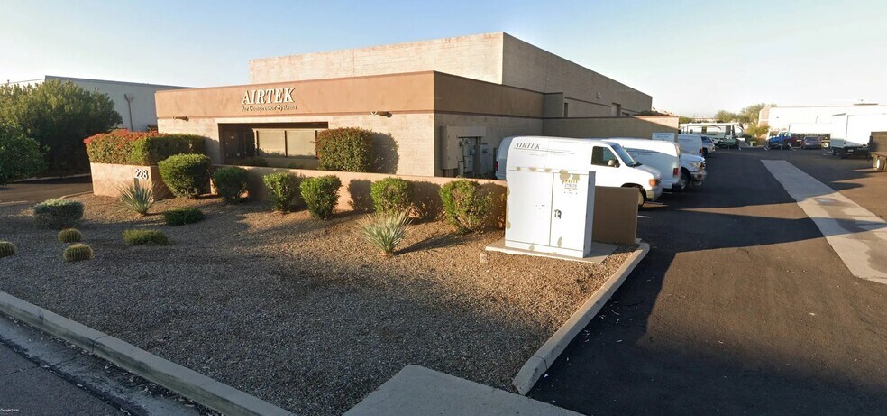 216-228 S Clark Dr, Tempe, AZ à louer - Photo de l’immeuble – Image 1 sur 5