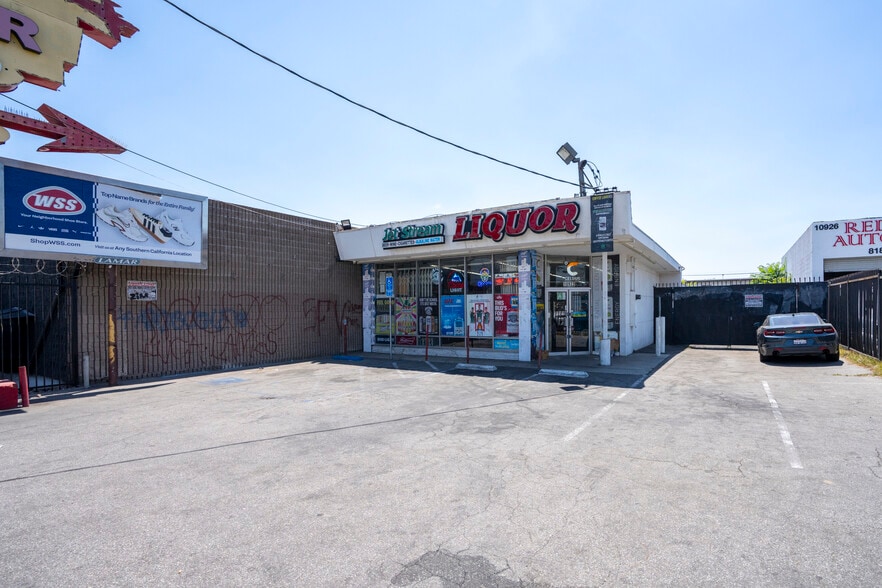 10922 Vanowen St, North Hollywood, CA à vendre - Photo de l’immeuble – Image 3 sur 12