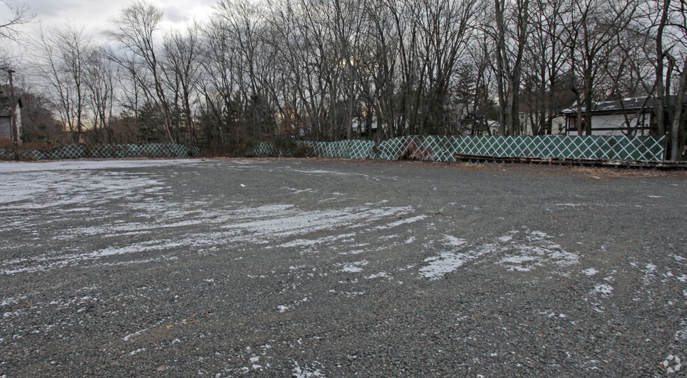 269 Forest Ave, Paramus, NJ à vendre - Photo de l’immeuble – Image 3 sur 4