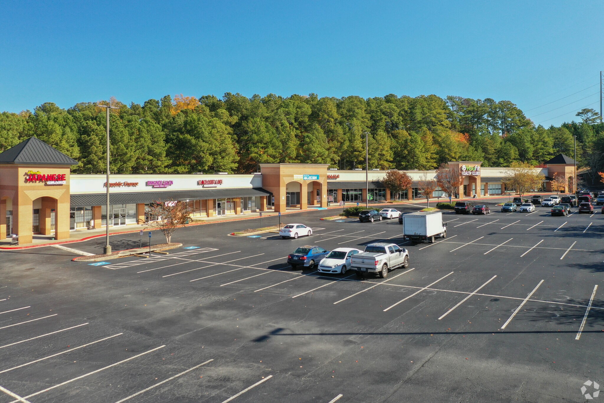 3895 Cherokee St, Kennesaw, GA à louer Photo principale– Image 1 sur 4